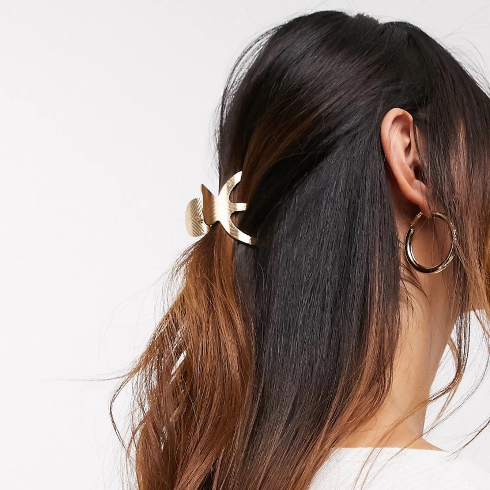 Free with purchase - ASOS claw hair clip